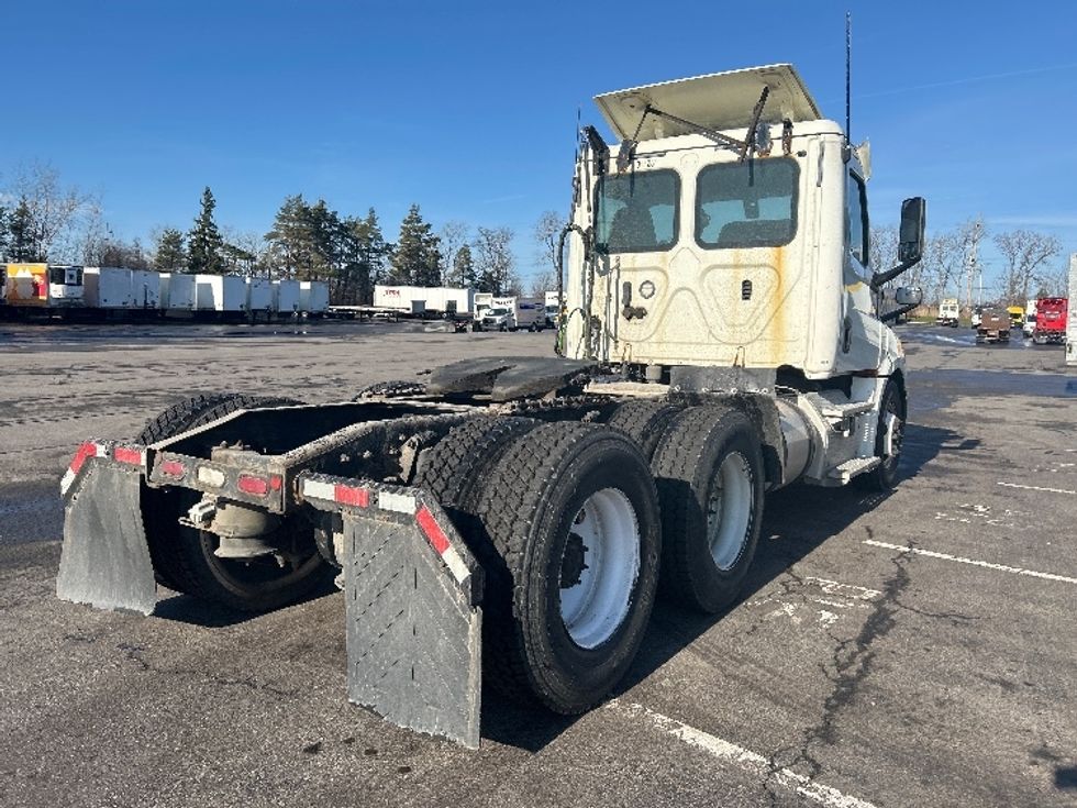 Day Cab Tractor-Heavy Duty Tractors-Freightliner-2018-T12664ST-Fredonia-NY-283,416\n\t\tmiles-$ 39,500 - Image 7