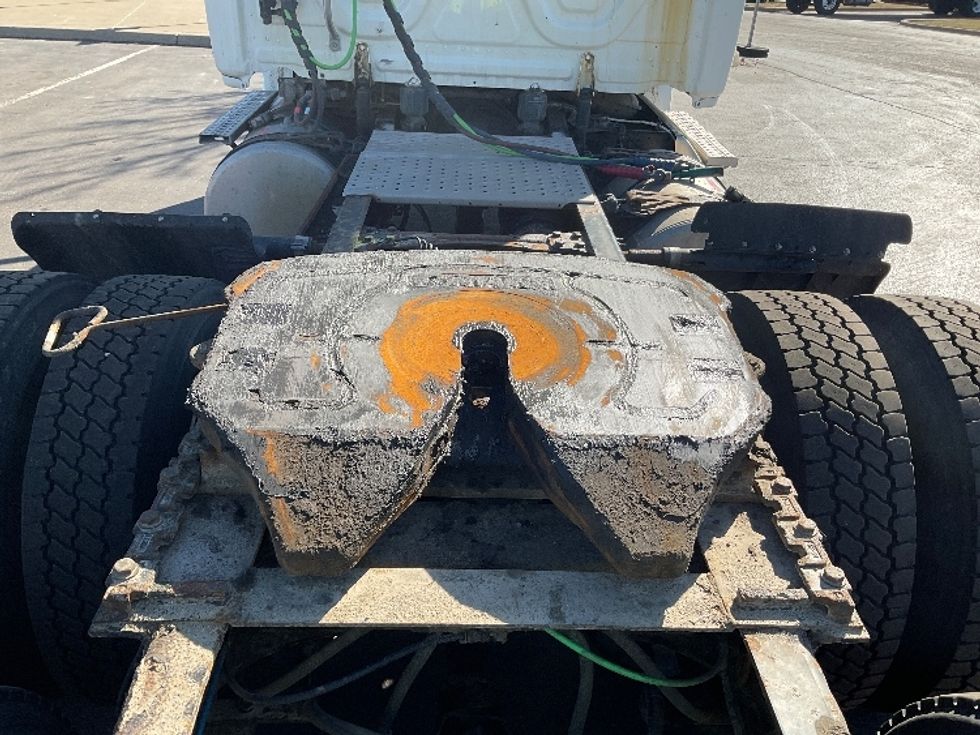 Day Cab Tractor-Heavy Duty Tractors-Freightliner-2018-T12664ST-Fredonia-NY-480,051\n\t\tmiles-$ 34,750 - Image 19