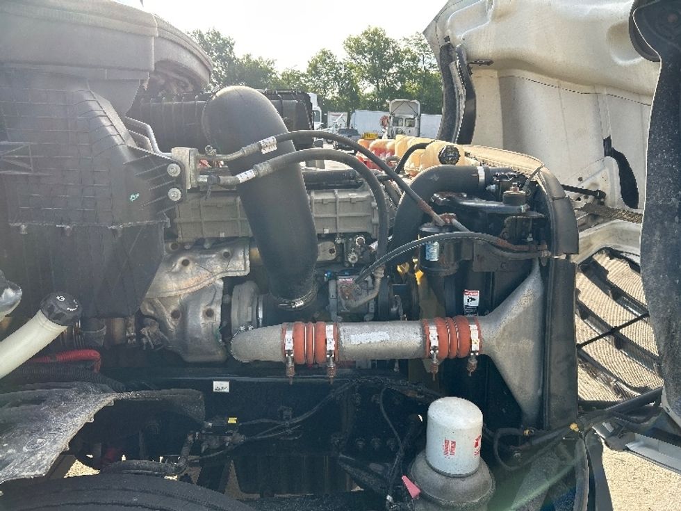Day Cab Tractor-Heavy Duty Tractors-Freightliner-2018-T12664ST-Gahanna-OH-231,407\n\t\tmiles-$ 43,500 - Image 15