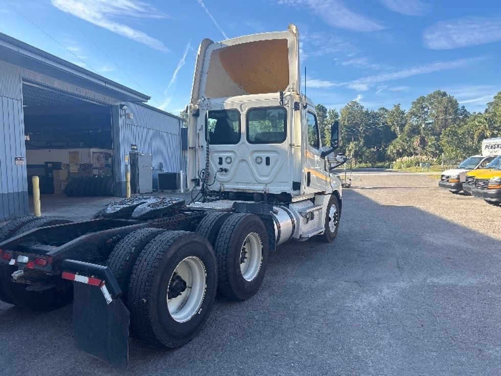 Day Cab Tractor-Heavy Duty Tractors-Freightliner-2018-T12664ST-Gainesville-FL-463,436\n\t\tmiles-$ 39,000 - Image 7
