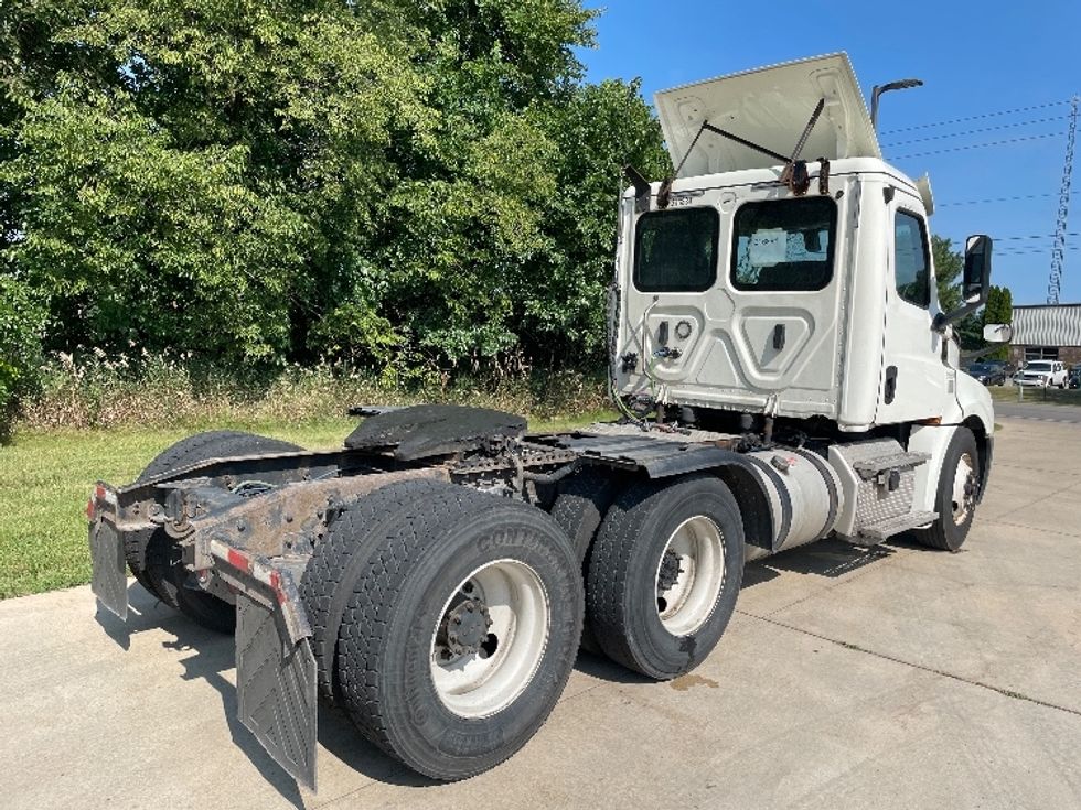 Day Cab Tractor-Heavy Duty Tractors-Freightliner-2018-T12664ST-Goshen-IN-347,415\n\t\tmiles-$ 50,750 - Image 7