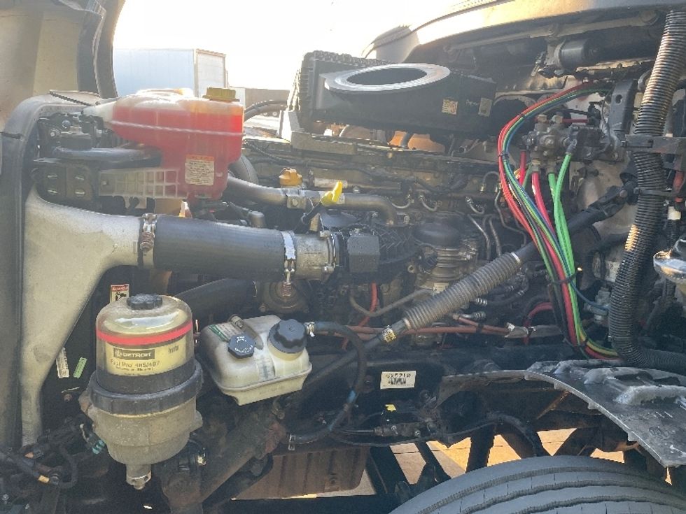 Day Cab Tractor-Heavy Duty Tractors-Freightliner-2018-T12664ST-Goshen-IN-438,652\n\t\tmiles-$ 45,750 - Image 16