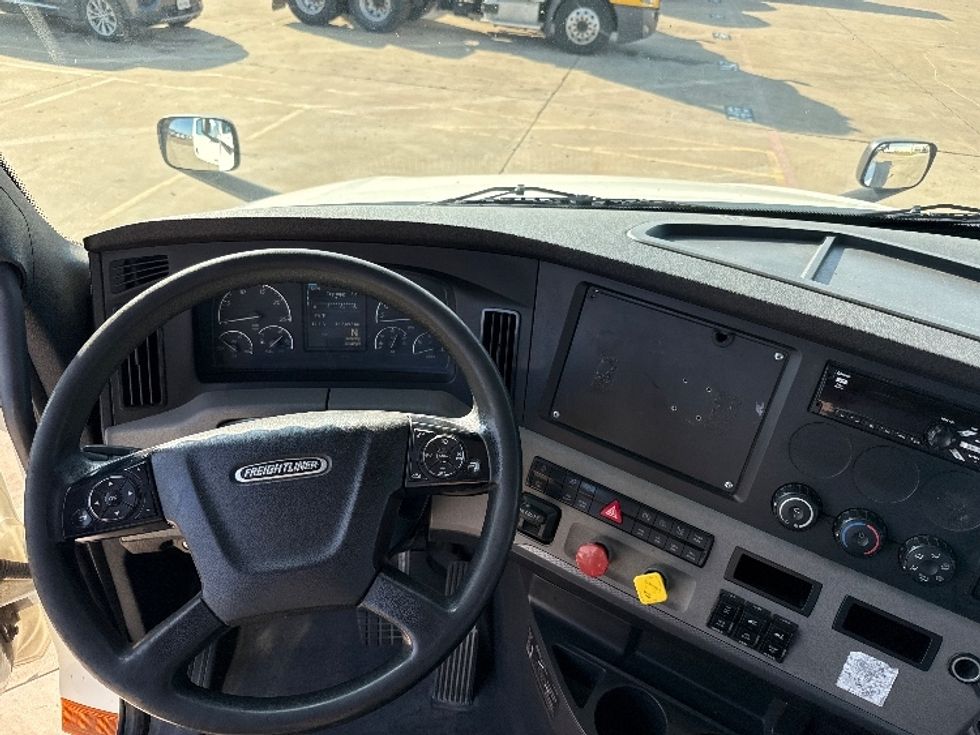 Day Cab Tractor-Heavy Duty Tractors-Freightliner-2018-T12664ST-Grand Prairie-TX-415,245\n\t\tmiles-$ 43,250 - Image 11