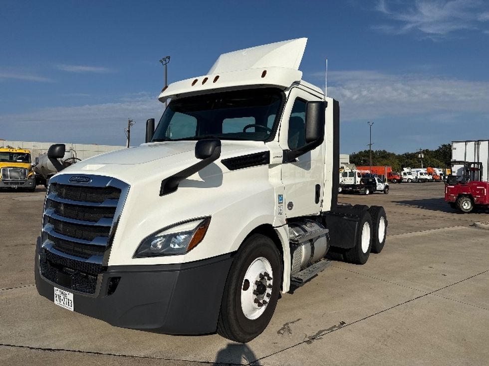 Day Cab Tractor-Heavy Duty Tractors-Freightliner-2018-T12664ST-Grand Prairie-TX-415,245\n\t\tmiles-$ 43,250 - Image 3