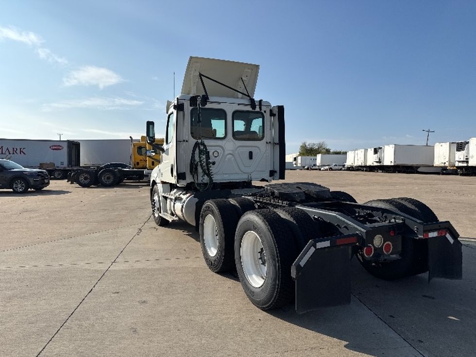 Day Cab Tractor-Heavy Duty Tractors-Freightliner-2018-T12664ST-Grand Prairie-TX-415,245\n\t\tmiles-$ 43,250 - Image 5