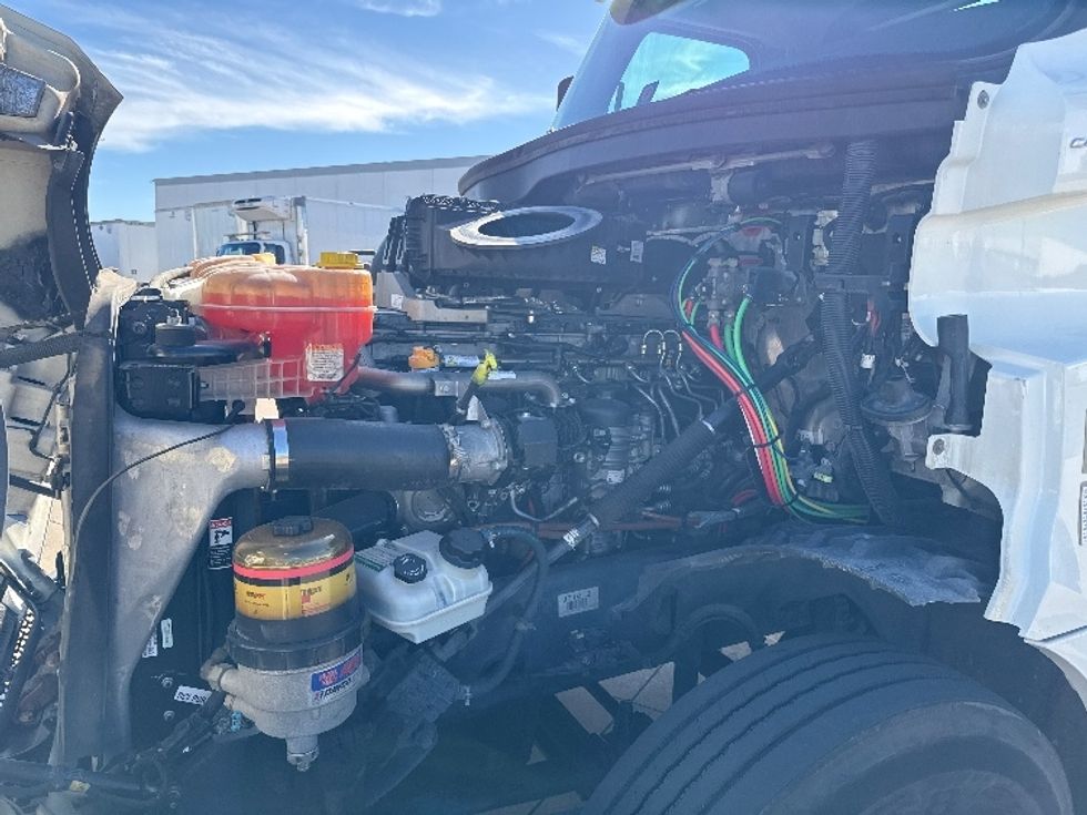 Day Cab Tractor-Heavy Duty Tractors-Freightliner-2018-T12664ST-Grand Prairie-TX-433,234\n\t\tmiles-$ 42,250 - Image 16