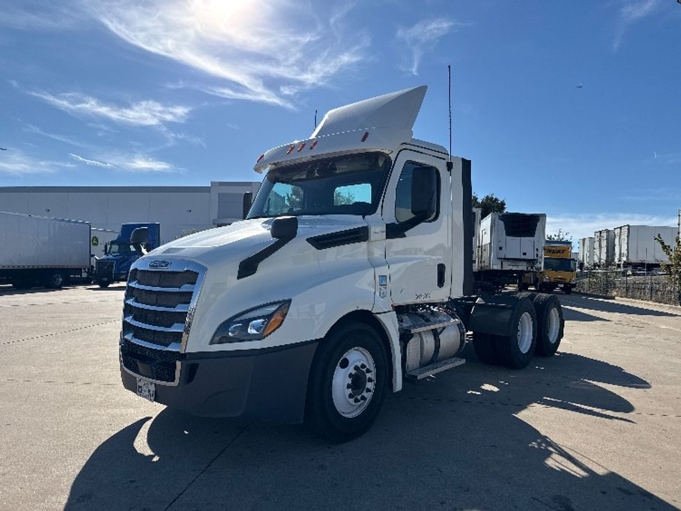 Day Cab Tractor-Heavy Duty Tractors-Freightliner-2018-T12664ST-Grand Prairie-TX-433,234\n\t\tmiles-$ 42,250 - Image 3