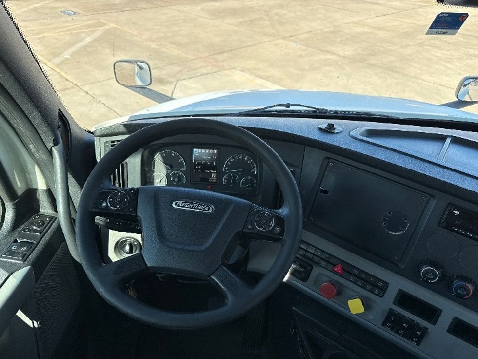 Day Cab Tractor-Heavy Duty Tractors-Freightliner-2018-T12664ST-Grand Prairie-TX-456,287\n\t\tmiles-$ 41,000 - Image 11