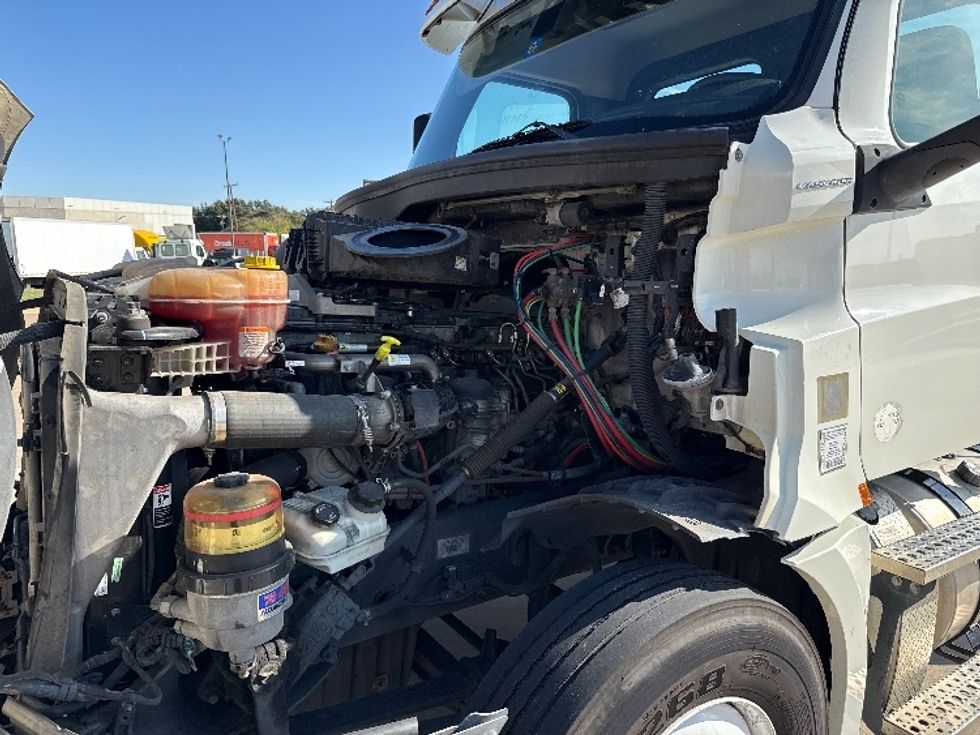 Day Cab Tractor-Heavy Duty Tractors-Freightliner-2018-T12664ST-Grand Prairie-TX-456,287\n\t\tmiles-$ 41,000 - Image 16
