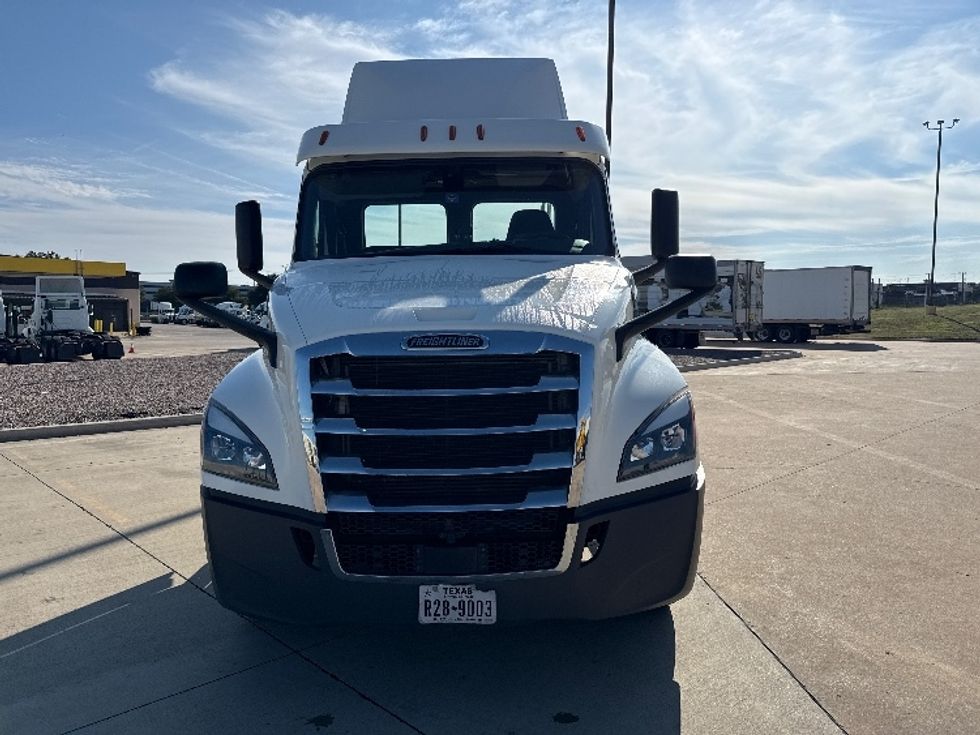 Day Cab Tractor-Heavy Duty Tractors-Freightliner-2018-T12664ST-Grand Prairie-TX-456,287\n\t\tmiles-$ 41,000 - Image 2