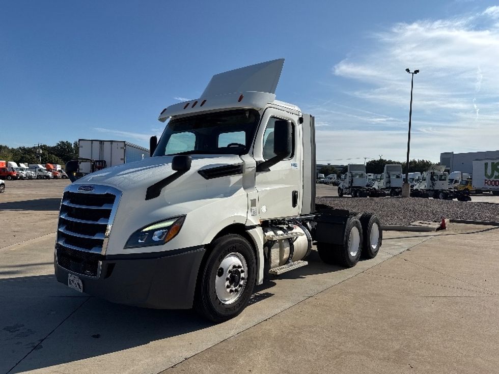 Day Cab Tractor-Heavy Duty Tractors-Freightliner-2018-T12664ST-Grand Prairie-TX-456,287\n\t\tmiles-$ 41,000 - Image 3
