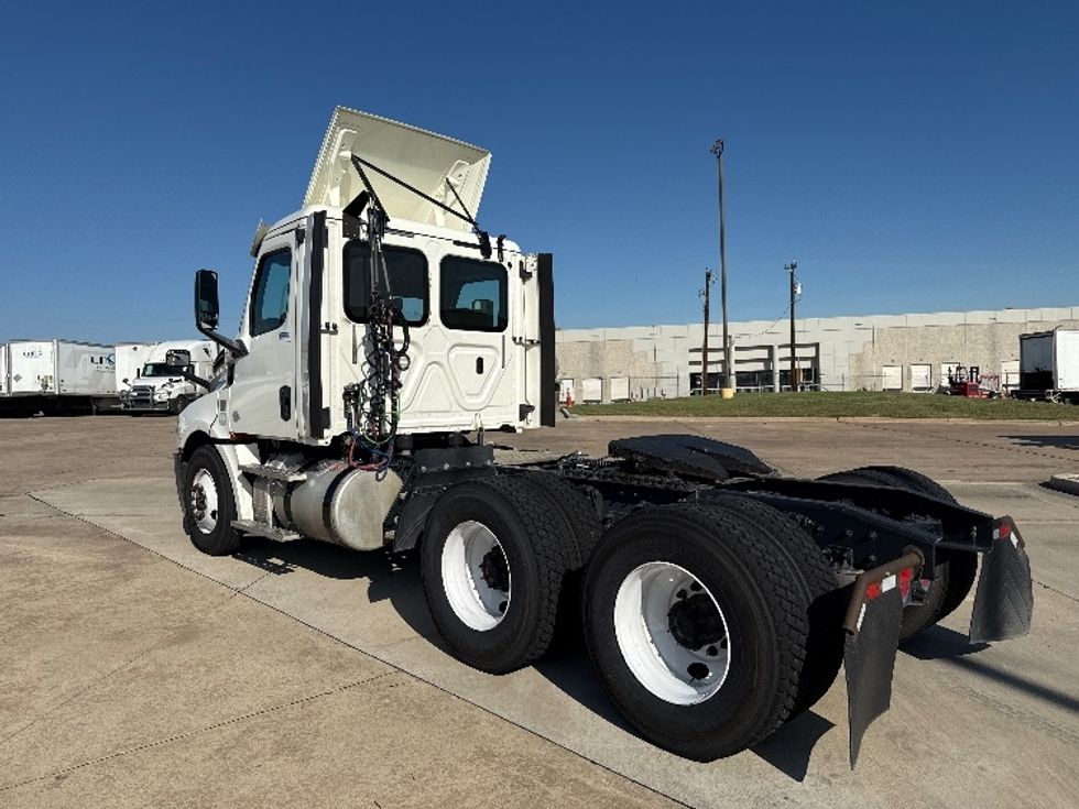 Day Cab Tractor-Heavy Duty Tractors-Freightliner-2018-T12664ST-Grand Prairie-TX-456,287\n\t\tmiles-$ 41,000 - Image 5