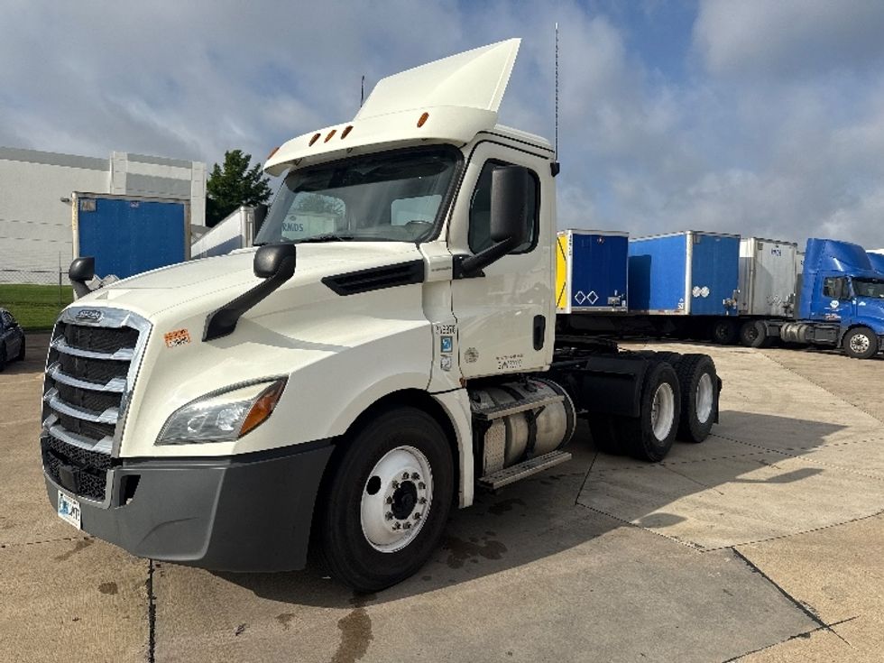 Day Cab Tractor-Heavy Duty Tractors-Freightliner-2018-T12664ST-Grand Prairie-TX-501,392\n\t\tmiles-$ 40,750 - Image 3