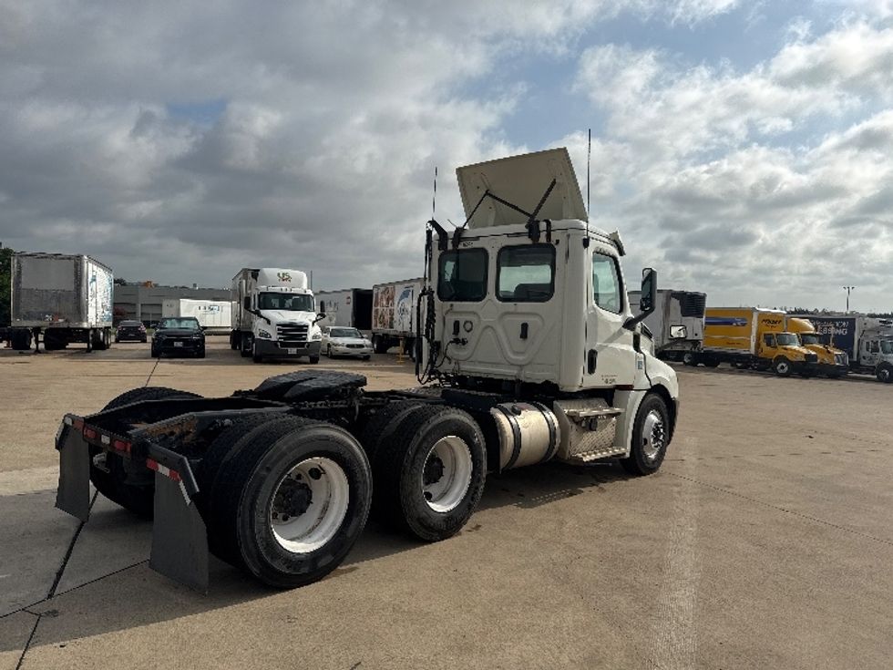 Day Cab Tractor-Heavy Duty Tractors-Freightliner-2018-T12664ST-Grand Prairie-TX-501,392\n\t\tmiles-$ 40,750 - Image 7