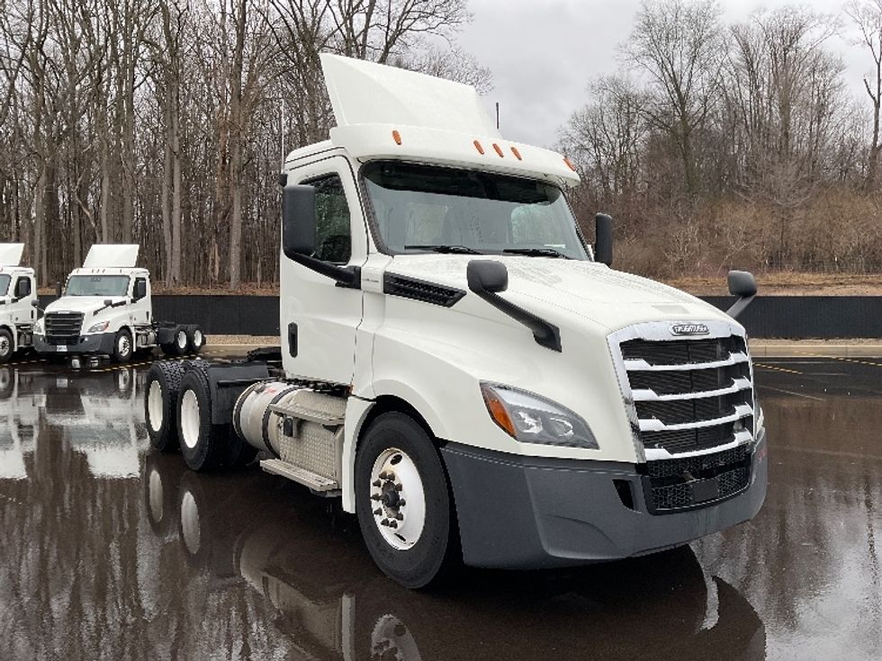 Your Next Used 2018 Freightliner T12664ST, 317164, Is For Sale And