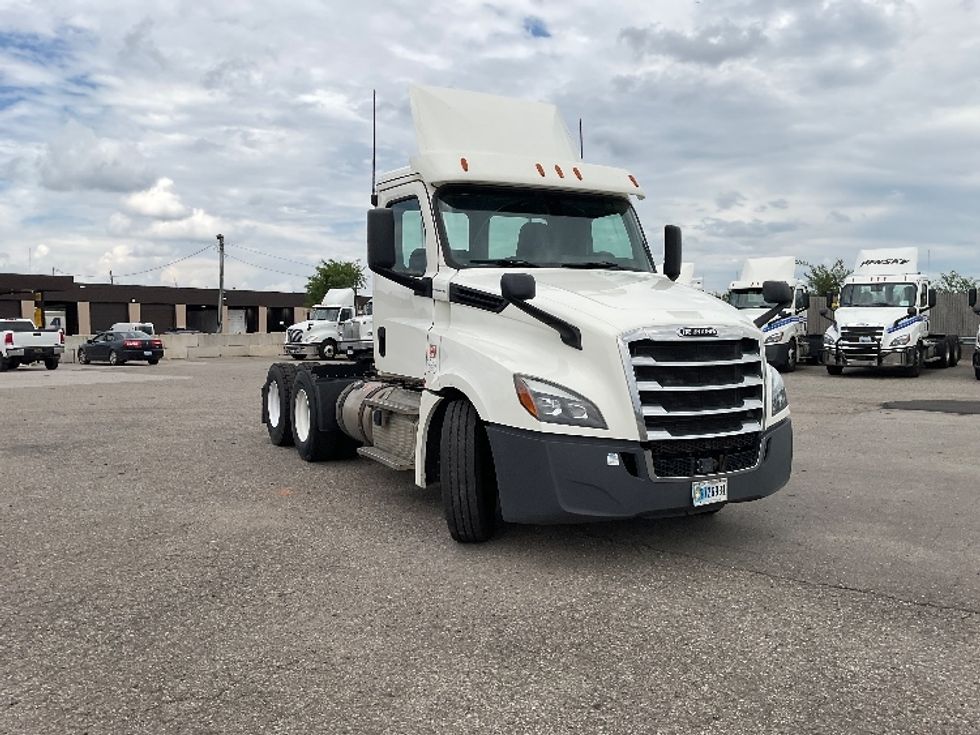 Day Cab Tractor-Heavy Duty Tractors-Freightliner-2018-T12664ST-Grand Rapids-MI-493,116\n\t\tmiles-$ 45,250 - Image 1