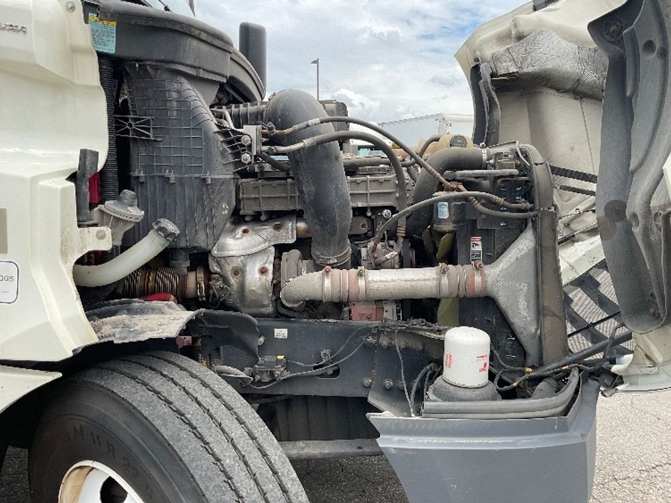 Day Cab Tractor-Heavy Duty Tractors-Freightliner-2018-T12664ST-Grand Rapids-MI-493,116\n\t\tmiles-$ 45,250 - Image 15