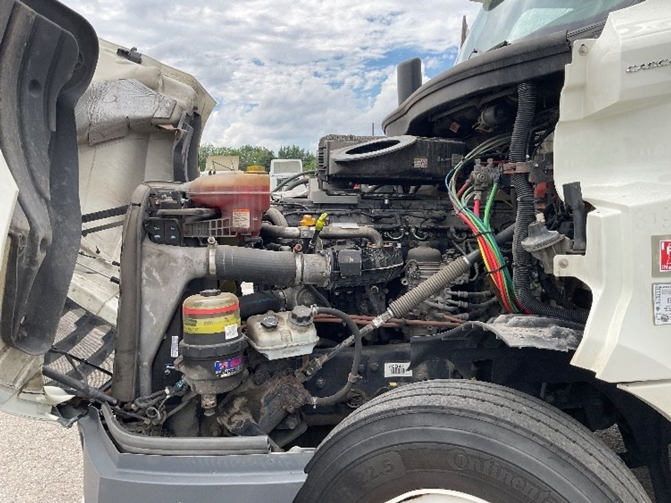 Day Cab Tractor-Heavy Duty Tractors-Freightliner-2018-T12664ST-Grand Rapids-MI-493,116\n\t\tmiles-$ 45,250 - Image 16