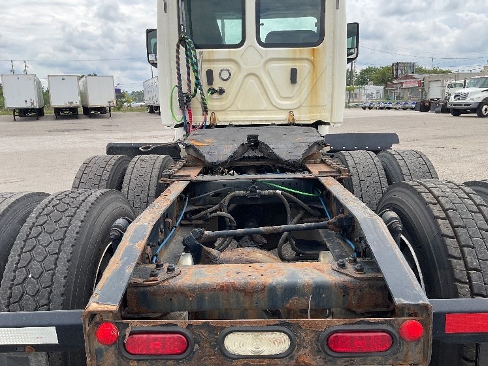 Day Cab Tractor-Heavy Duty Tractors-Freightliner-2018-T12664ST-Grand Rapids-MI-493,116\n\t\tmiles-$ 45,250 - Image 6