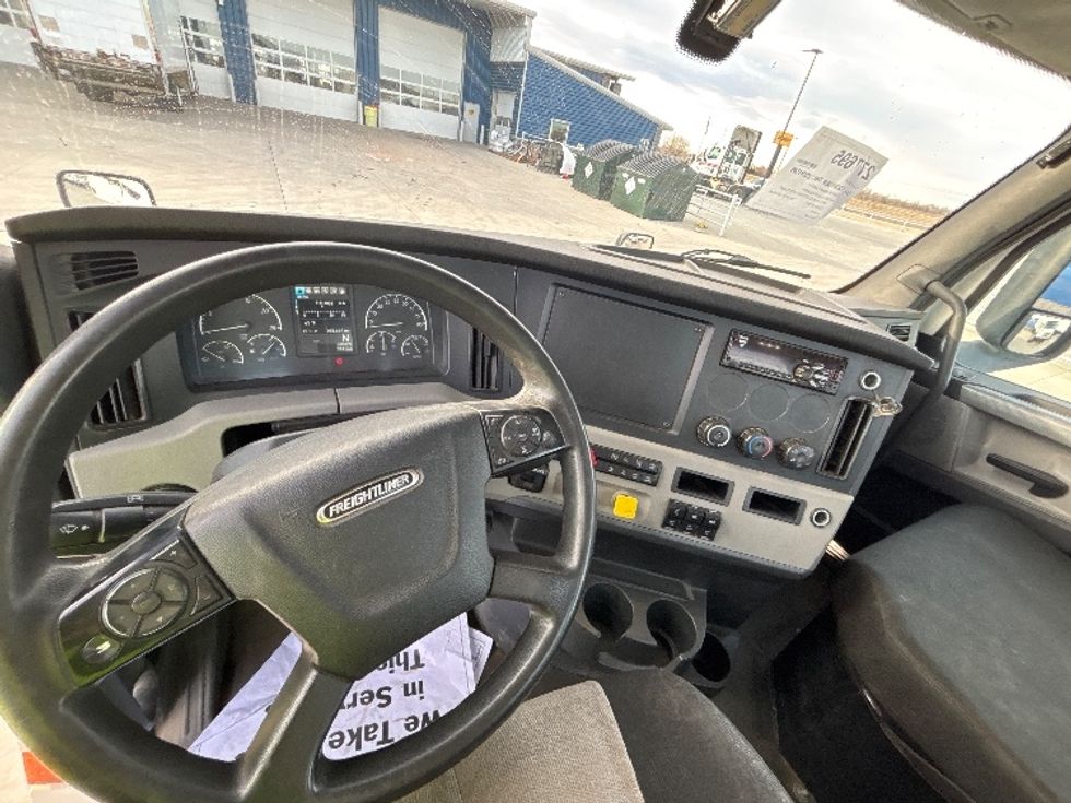 Day Cab Tractor-Heavy Duty Tractors-Freightliner-2018-T12664ST-Greeley-CO-308,661\n\t\tmiles-$ 49,000 - Image 11