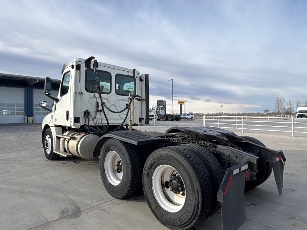 Day Cab Tractor-Heavy Duty Tractors-Freightliner-2018-T12664ST-Greeley-CO-308,661\n\t\tmiles-$ 49,000 - Image 5