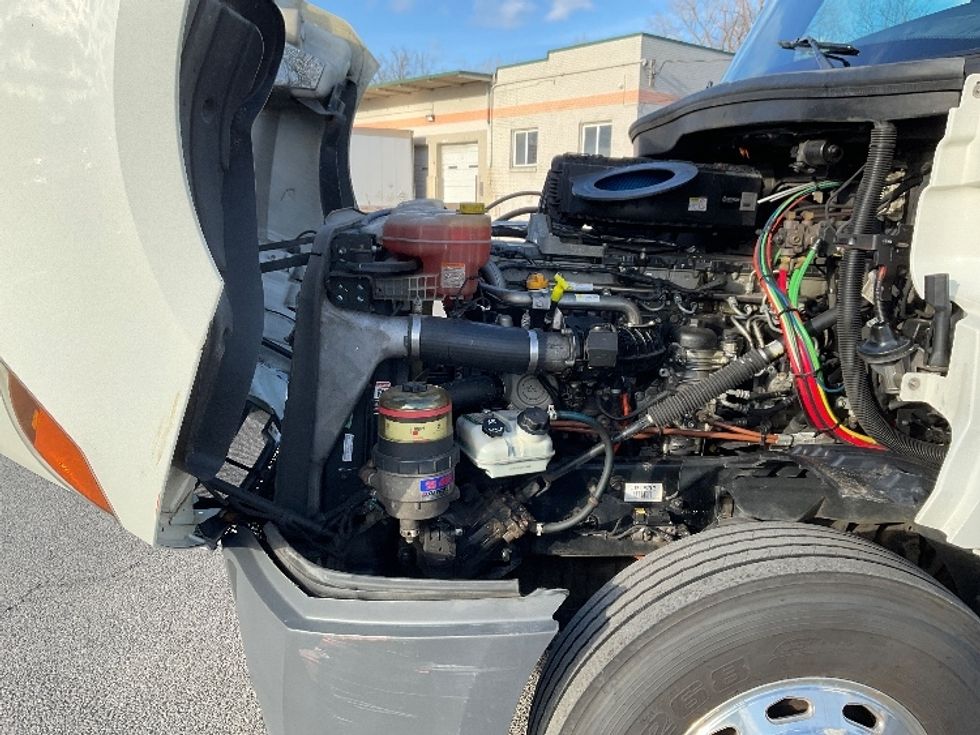 Day Cab Tractor-Heavy Duty Tractors-Freightliner-2018-T12664ST-Guilderland Center-NY-584,359\n\t\tmiles-$ 29,500 - Image 16