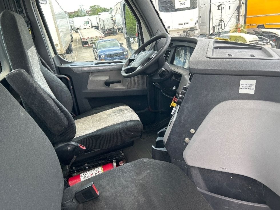 Day Cab Tractor-Heavy Duty Tractors-Freightliner-2018-T12664ST-Hammond-LA-234,842\n\t\tmiles-$ 48,750 - Image 14