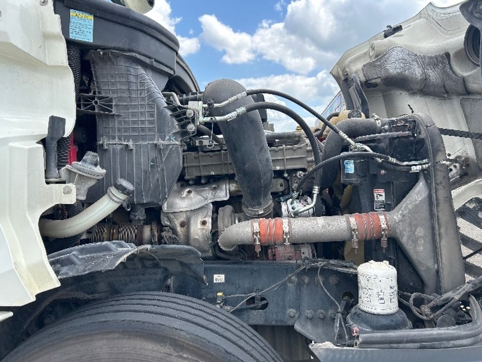 Day Cab Tractor-Heavy Duty Tractors-Freightliner-2018-T12664ST-Hammond-LA-234,842\n\t\tmiles-$ 48,750 - Image 15