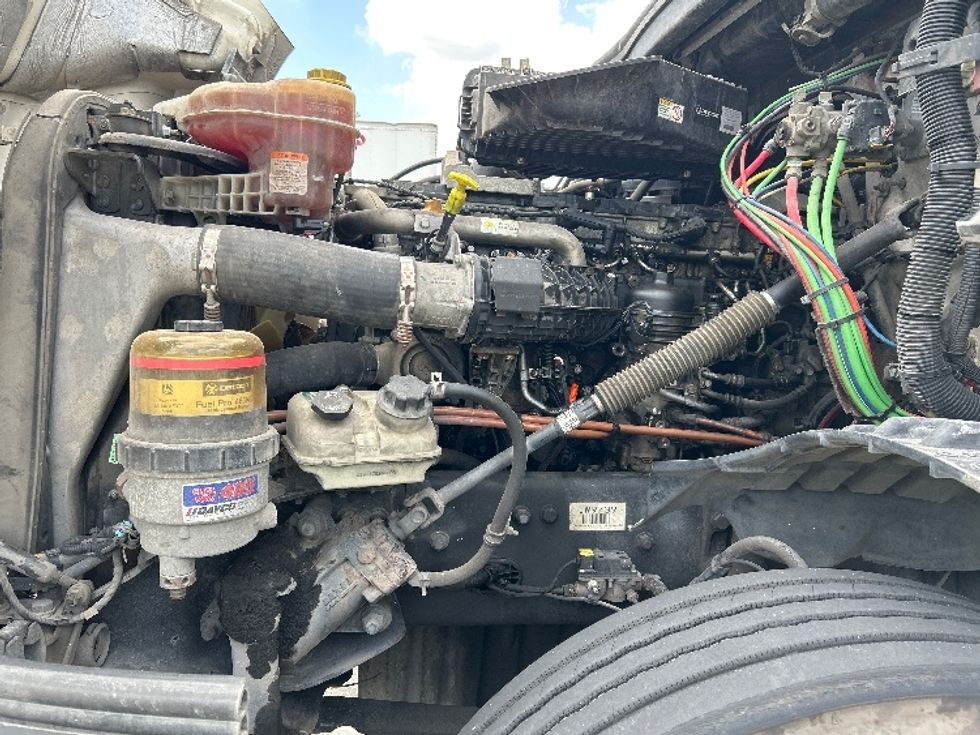 Day Cab Tractor-Heavy Duty Tractors-Freightliner-2018-T12664ST-Hammond-LA-234,842\n\t\tmiles-$ 48,750 - Image 16