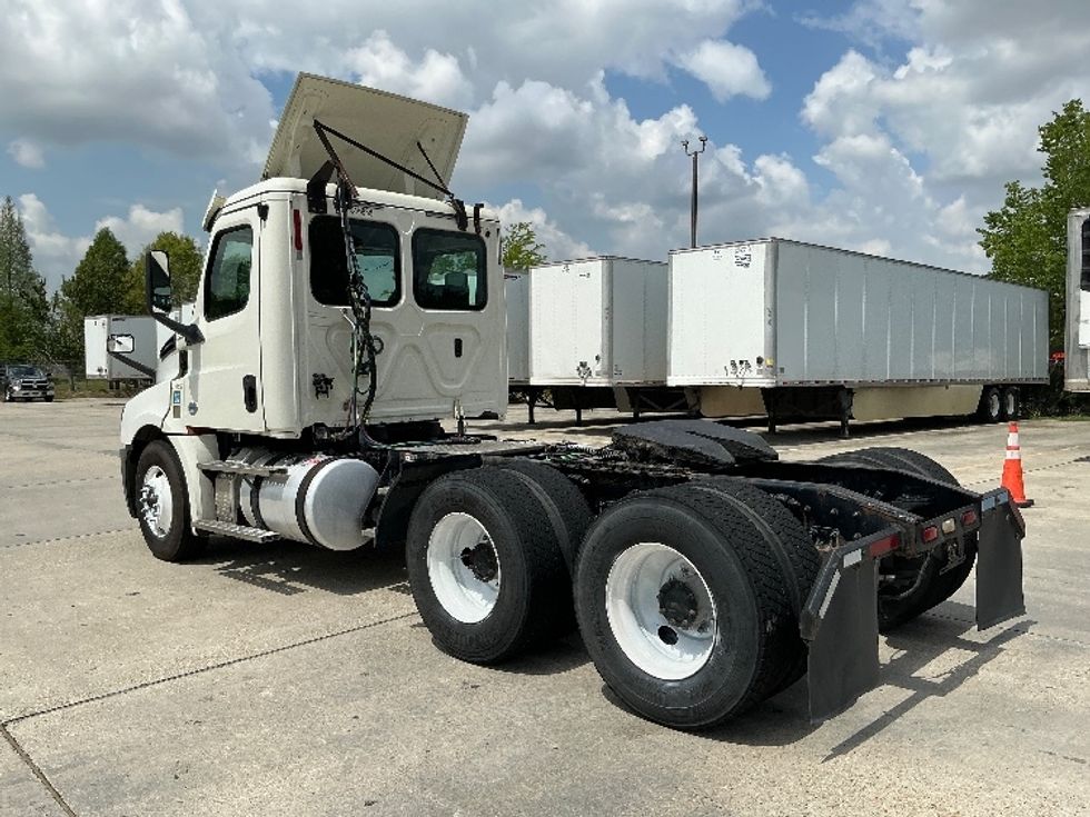 Day Cab Tractor-Heavy Duty Tractors-Freightliner-2018-T12664ST-Hammond-LA-234,842\n\t\tmiles-$ 48,750 - Image 5
