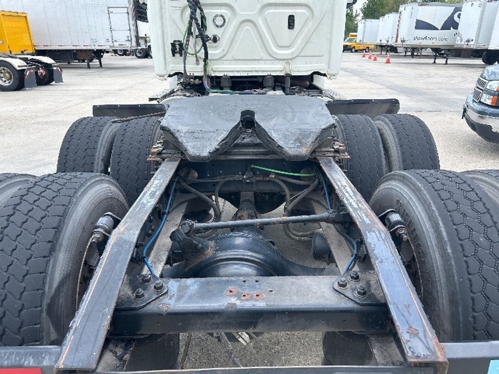 Day Cab Tractor-Heavy Duty Tractors-Freightliner-2018-T12664ST-Hammond-LA-234,842\n\t\tmiles-$ 48,750 - Image 6