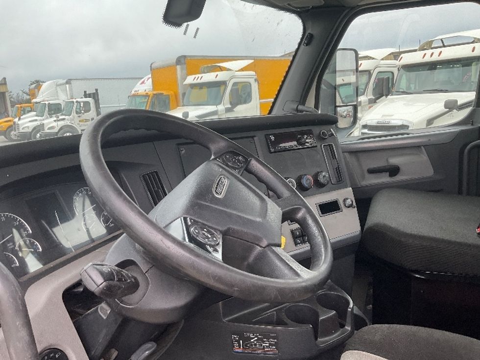 Day Cab Tractor-Heavy Duty Tractors-Freightliner-2018-T12664ST-Harrisburg-PA-364,102\n\t\tmiles-$ 44,000 - Image 10