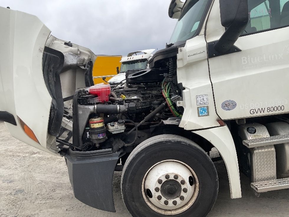 Day Cab Tractor-Heavy Duty Tractors-Freightliner-2018-T12664ST-Harrisburg-PA-364,102\n\t\tmiles-$ 44,000 - Image 16