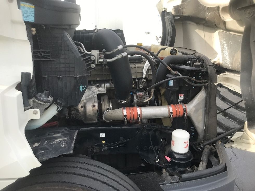 Day Cab Tractor-Heavy Duty Tractors-Freightliner-2018-T12664ST-Harrisburg-PA-366,802\n\t\tmiles-$ 44,250 - Image 15