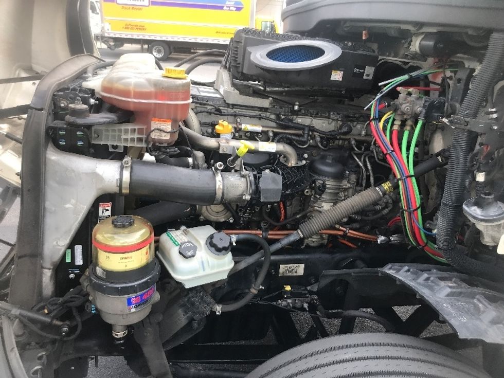 Day Cab Tractor-Heavy Duty Tractors-Freightliner-2018-T12664ST-Harrisburg-PA-366,802\n\t\tmiles-$ 44,250 - Image 16