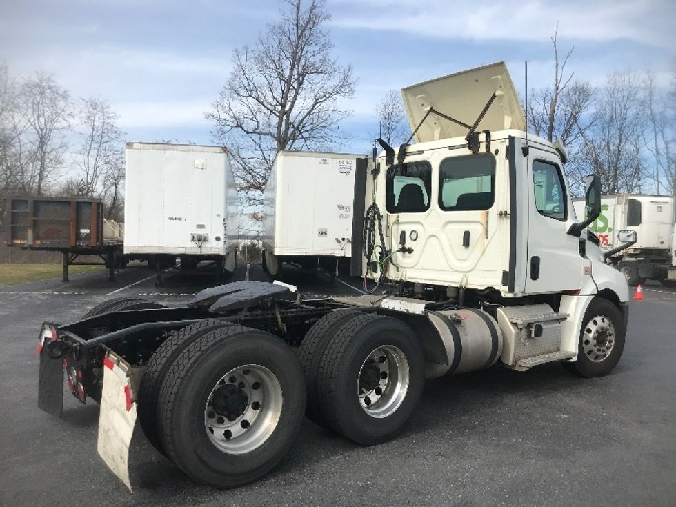 Day Cab Tractor-Heavy Duty Tractors-Freightliner-2018-T12664ST-Harrisburg-PA-366,802\n\t\tmiles-$ 44,250 - Image 7