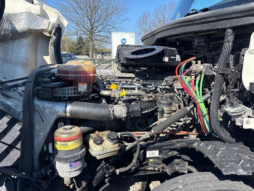 Day Cab Tractor-Heavy Duty Tractors-Freightliner-2018-T12664ST-Harrisburg-PA-378,554\n\t\tmiles-$ 36,000 - Image 16