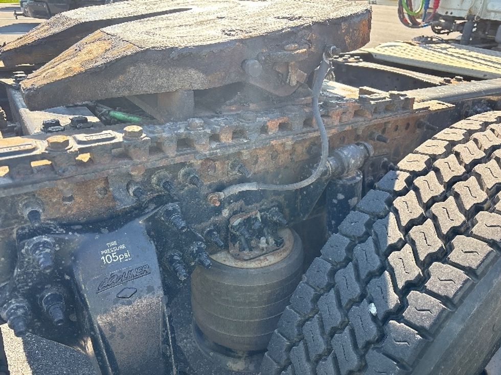 Day Cab Tractor-Heavy Duty Tractors-Freightliner-2018-T12664ST-Harrisburg-PA-378,554\n\t\tmiles-$ 36,000 - Image 18