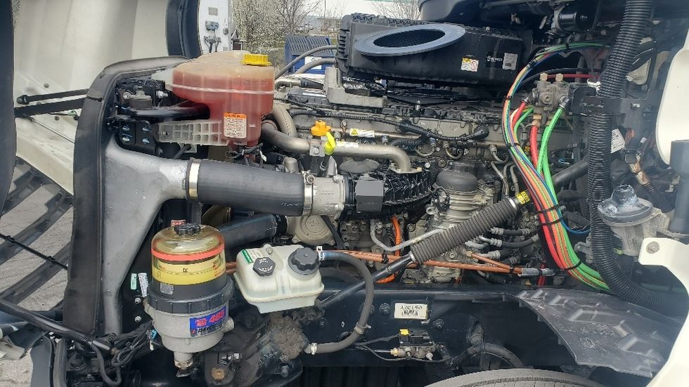 Day Cab Tractor-Heavy Duty Tractors-Freightliner-2018-T12664ST-Harrisburg-PA-403,534\n\t\tmiles-$ 42,500 - Image 16
