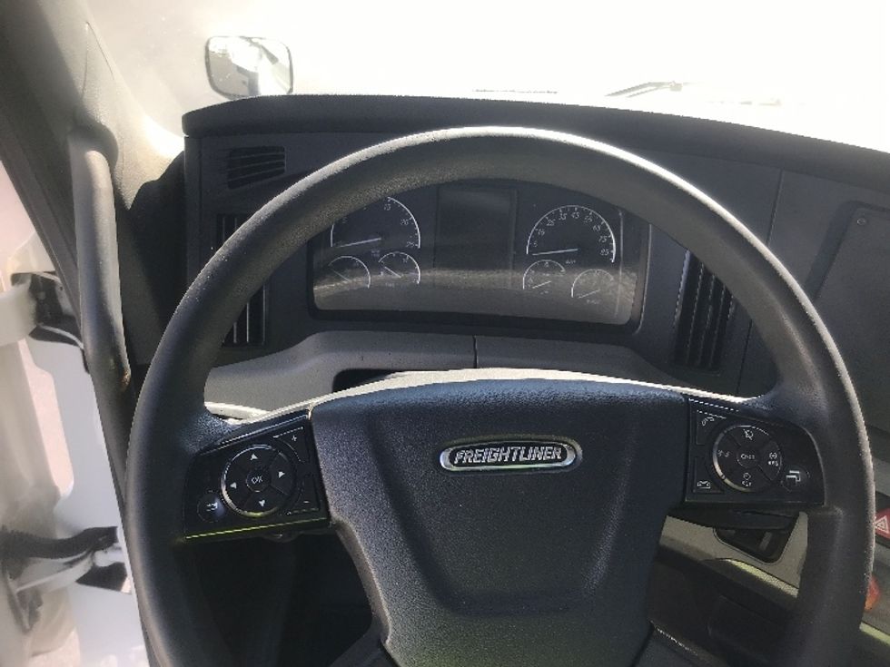 Day Cab Tractor-Heavy Duty Tractors-Freightliner-2018-T12664ST-Harrisburg-PA-421,741\n\t\tmiles-$ 44,500 - Image 11