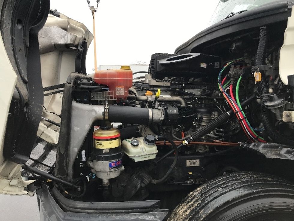 Day Cab Tractor-Heavy Duty Tractors-Freightliner-2018-T12664ST-Harrisburg-PA-425,829\n\t\tmiles-$ 43,250 - Image 16