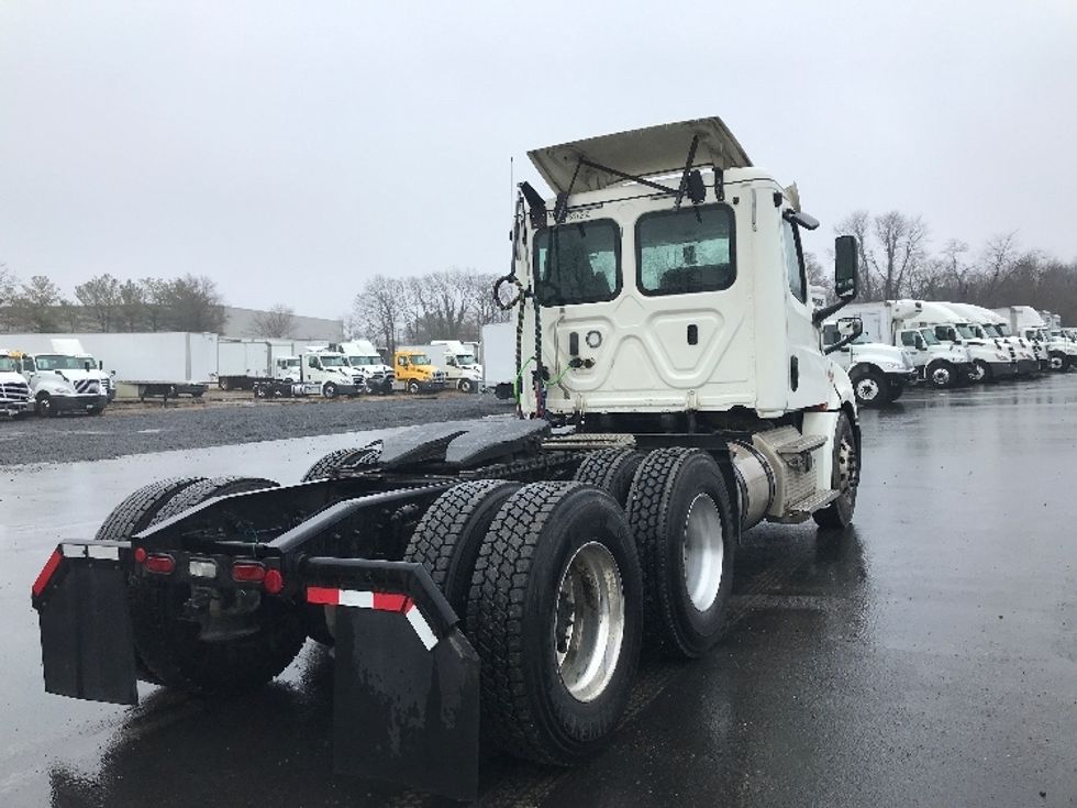 Day Cab Tractor-Heavy Duty Tractors-Freightliner-2018-T12664ST-Harrisburg-PA-425,829\n\t\tmiles-$ 43,250 - Image 7