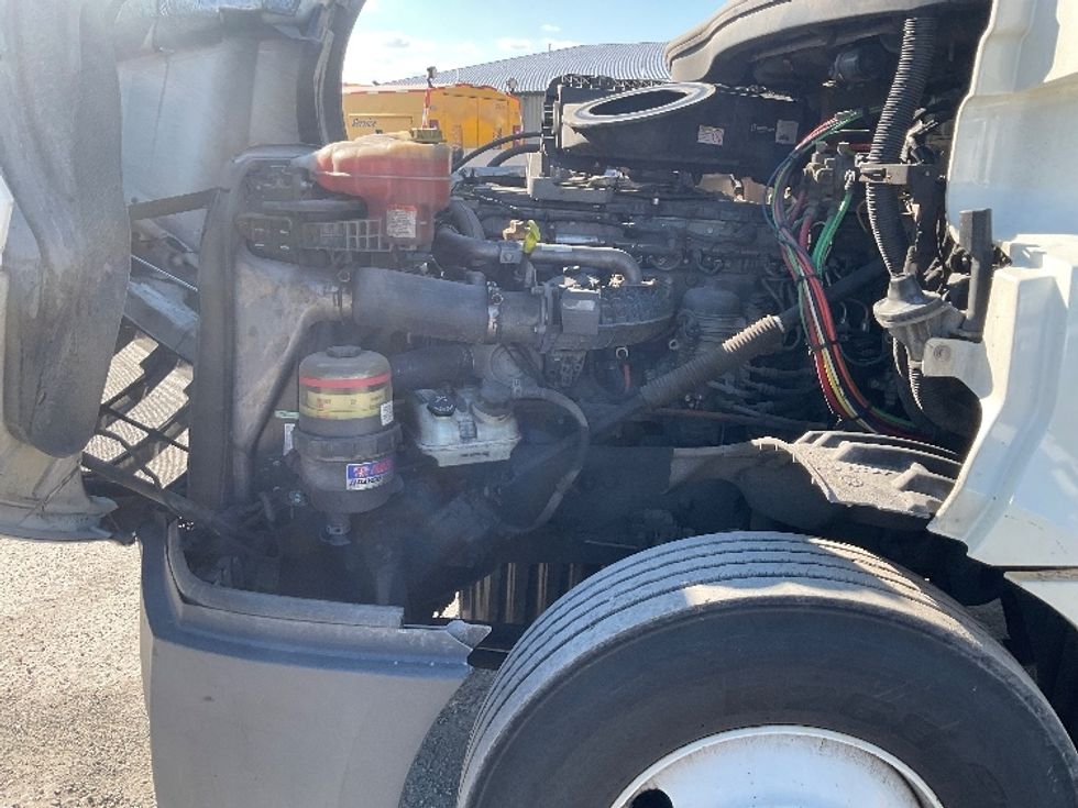 Day Cab Tractor-Heavy Duty Tractors-Freightliner-2018-T12664ST-Harrisburg-PA-428,614\n\t\tmiles-$ 41,750 - Image 16