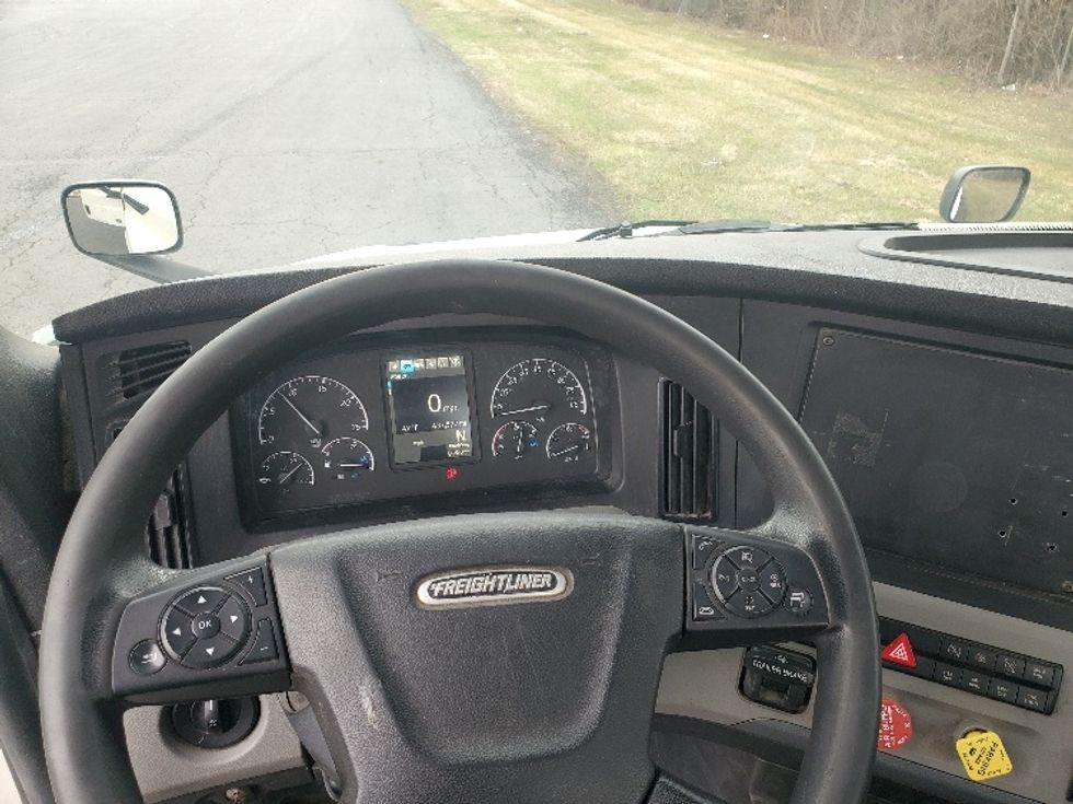 Day Cab Tractor-Heavy Duty Tractors-Freightliner-2018-T12664ST-Harrisburg-PA-437,577\n\t\tmiles-$ 40,000 - Image 11