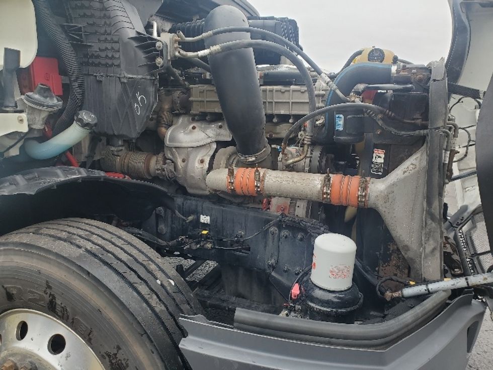 Day Cab Tractor-Heavy Duty Tractors-Freightliner-2018-T12664ST-Harrisburg-PA-437,577\n\t\tmiles-$ 40,000 - Image 15