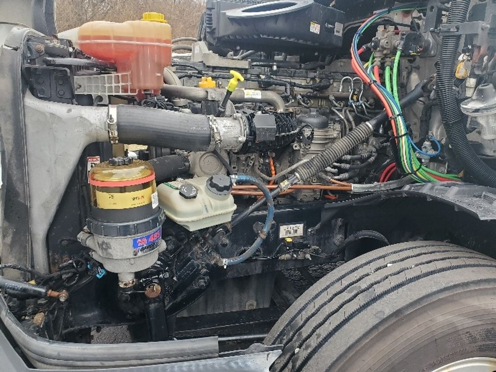 Day Cab Tractor-Heavy Duty Tractors-Freightliner-2018-T12664ST-Harrisburg-PA-437,577\n\t\tmiles-$ 40,000 - Image 16