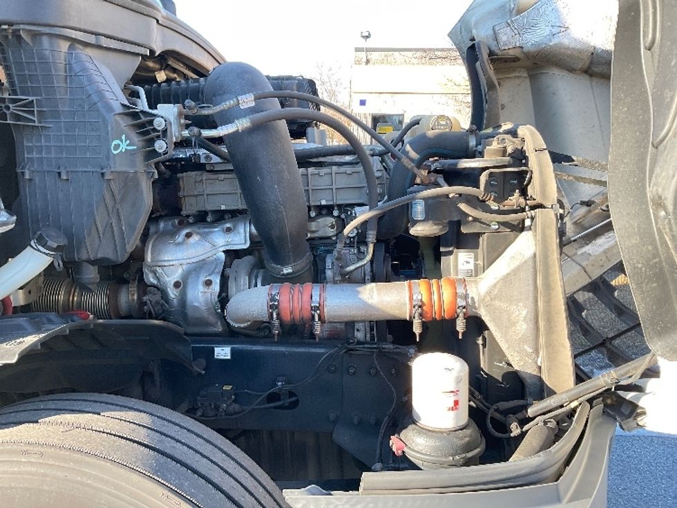 Day Cab Tractor-Heavy Duty Tractors-Freightliner-2018-T12664ST-Harrisburg-PA-455,136\n\t\tmiles-$ 40,750 - Image 15