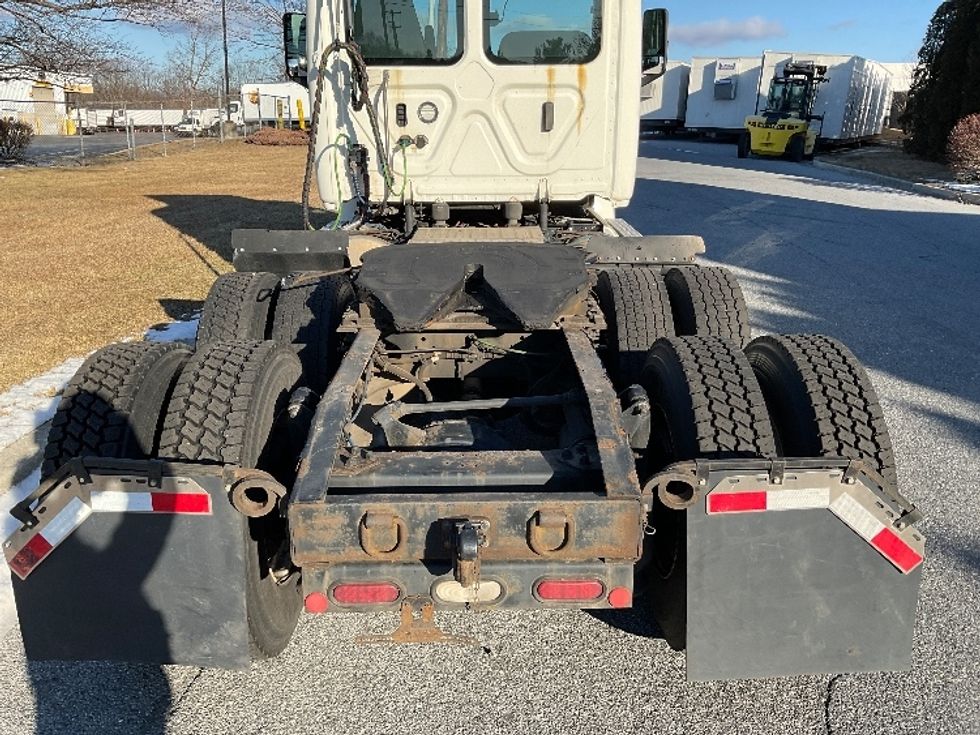 Day Cab Tractor-Heavy Duty Tractors-Freightliner-2018-T12664ST-Harrisburg-PA-455,136\n\t\tmiles-$ 40,750 - Image 6