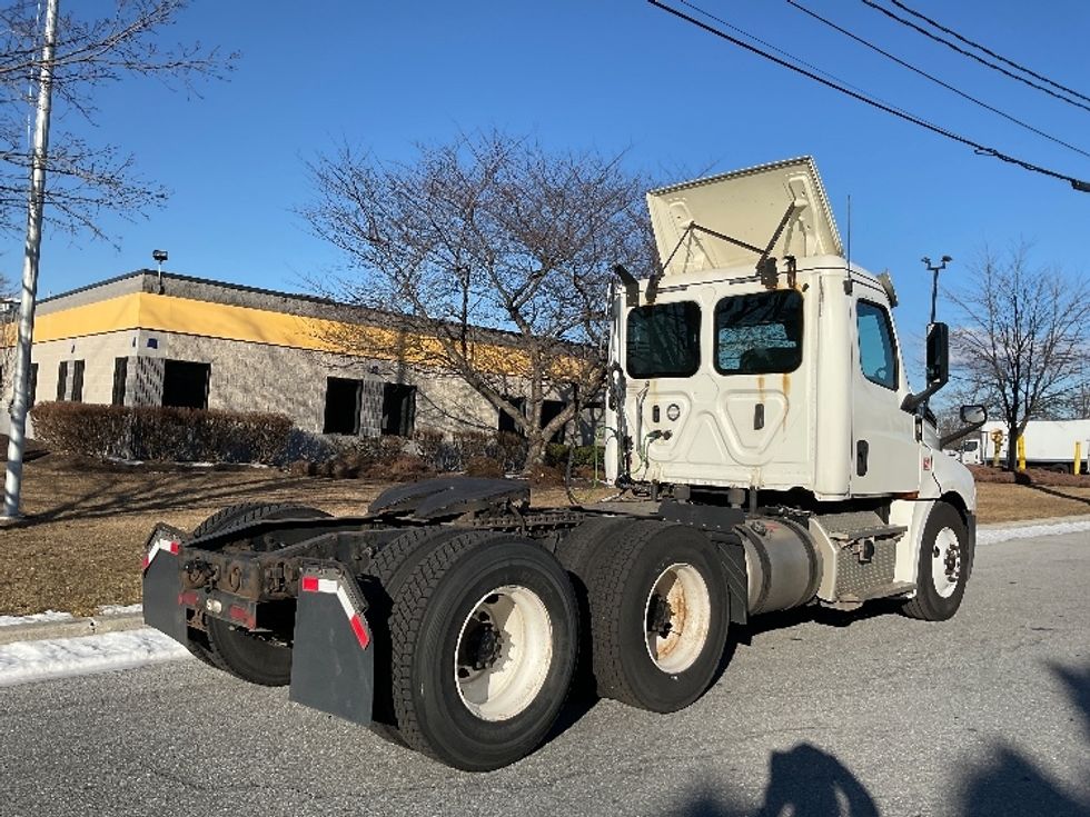 Day Cab Tractor-Heavy Duty Tractors-Freightliner-2018-T12664ST-Harrisburg-PA-455,136\n\t\tmiles-$ 40,750 - Image 7
