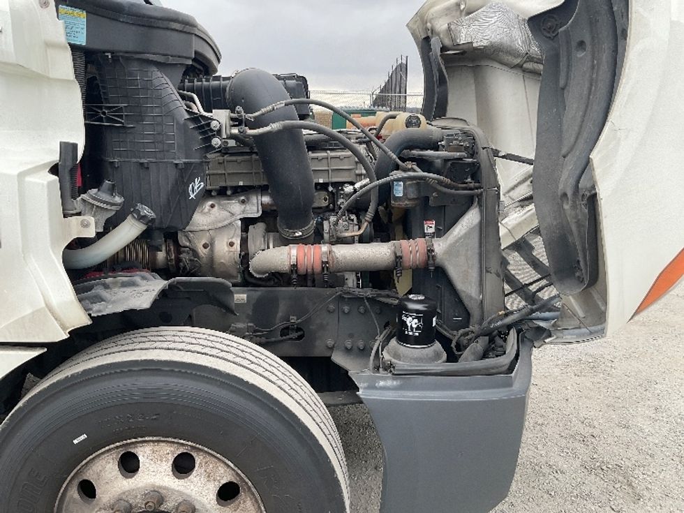 Day Cab Tractor-Heavy Duty Tractors-Freightliner-2018-T12664ST-Harrisburg-PA-475,007\n\t\tmiles-$ 41,500 - Image 15